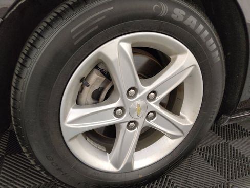 Used 2021 Chevrolet Malibu LS FWD image 31