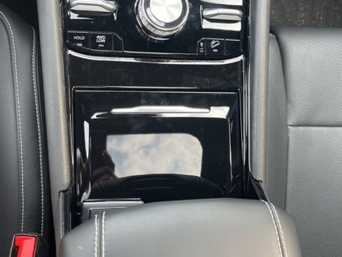 Used 2024 Jeep Grand Cherokee L Overland w/ Luxury Tech Group IV image 18