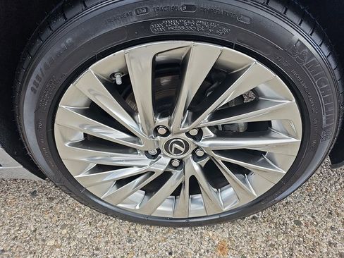 Certified 2023 Lexus ES 300h w/ Luxury Package image 35