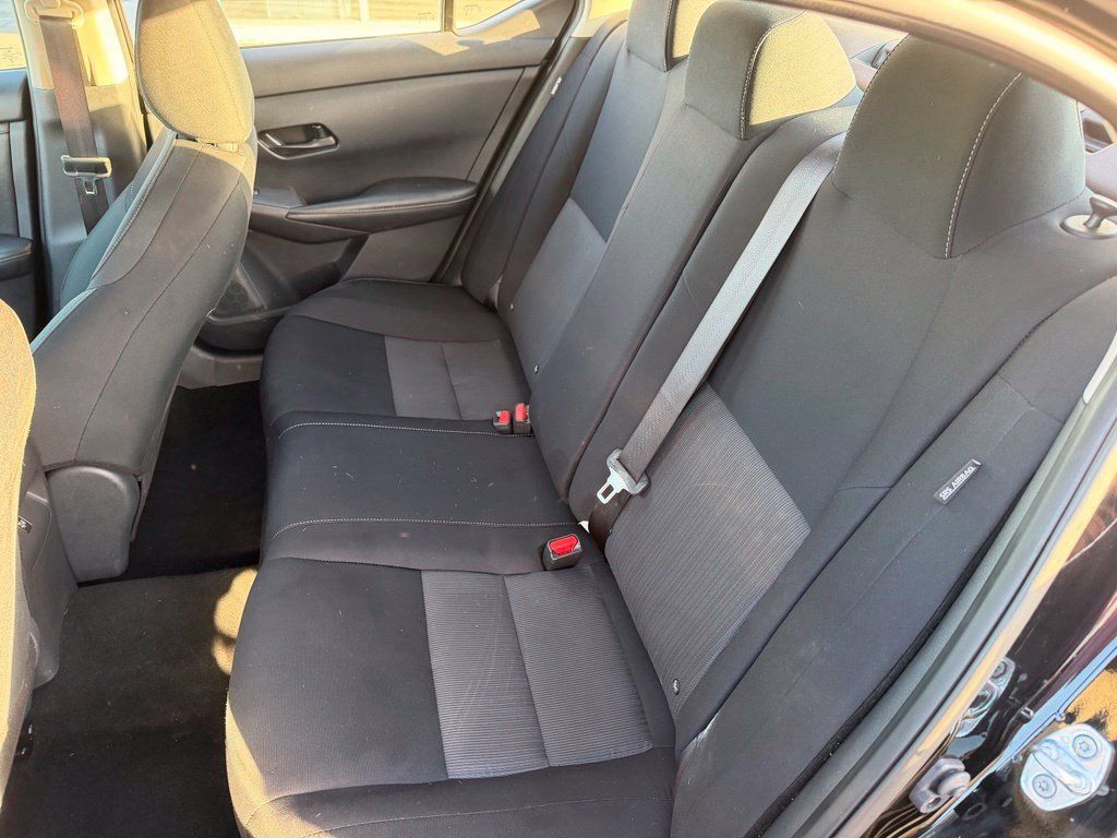 Used 2025 Nissan Sentra SV FWD image 7