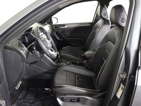 Used 2022 Volkswagen Tiguan SEL R-Line AWD/4WD image 34