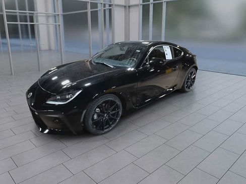Used 2023 Toyota GR86 Premium w/ ALL Weather Mat Package (TMS) RWD image 4