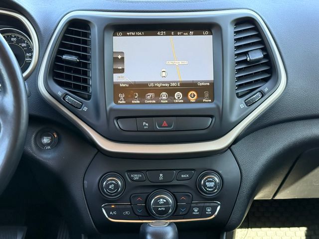Used 2018 Jeep Cherokee Limited w/ Luxury Group FWD image 22