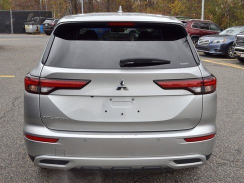 Used 2024 Mitsubishi Outlander SE image 7