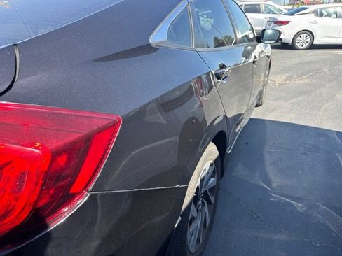 Used 2017 Honda Civic EX image 5