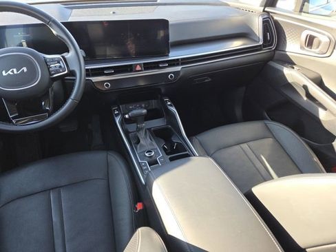 Used 2025 Kia Sorento S w/ Panoramic Sunroof Package image 31