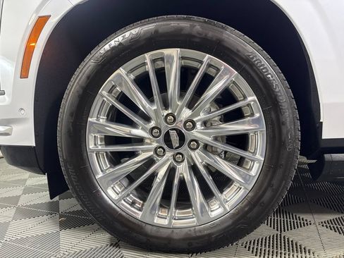Used 2026 Cadillac Escalade Luxury w/ Touring Package AWD/4WD image 8