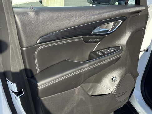 Used 2023 Buick Envision Essence w/ Sport Touring Package image 21