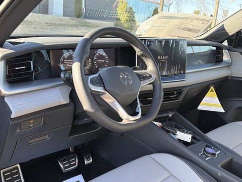 New 2026 Volkswagen Tiguan SE R-Line image 10