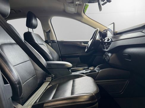 Used 2020 Ford Escape Titanium image 15