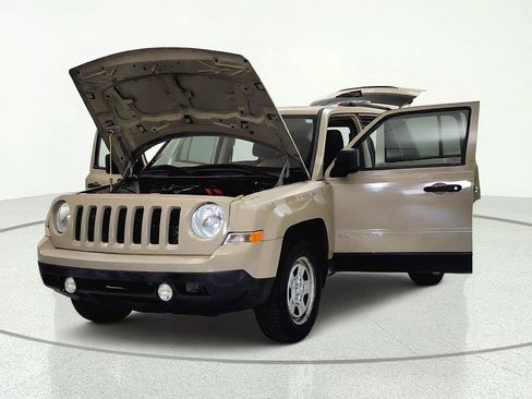 Used 2017 Jeep Patriot Sport FWD image 28