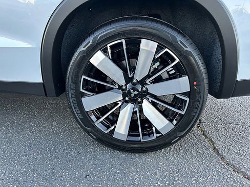 New 2026 Mitsubishi Outlander SE image 36