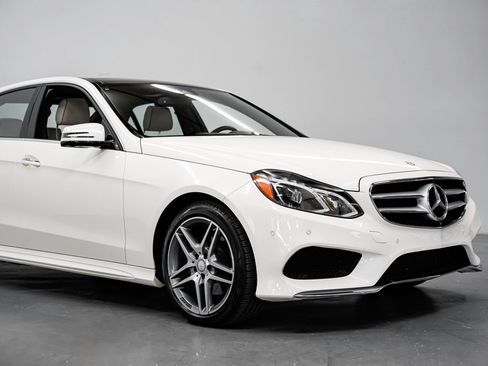 Used 2015 Mercedes-Benz E 400 Sedan image 45