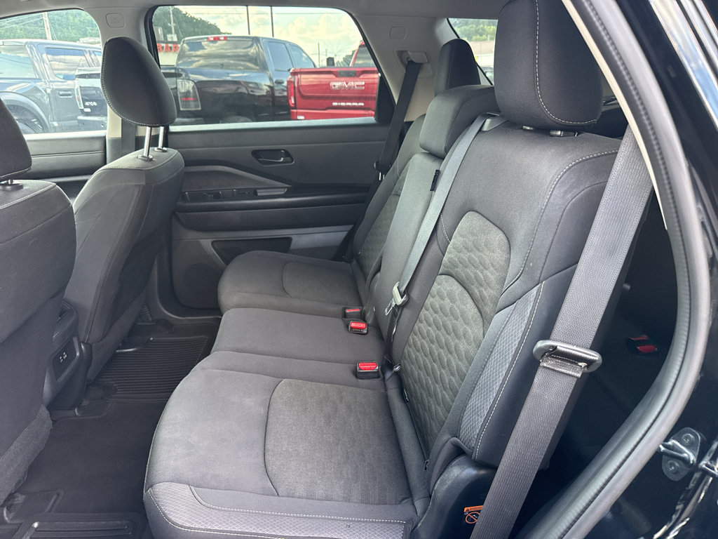 Used 2024 Nissan Pathfinder S FWD image 11