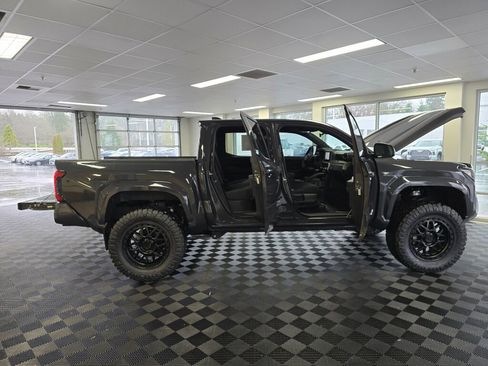 Used 2024 Toyota Tacoma SR5 image 22