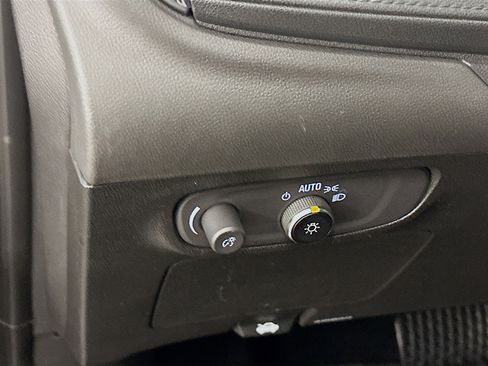 Used 2025 Buick Encore GX Preferred image 17