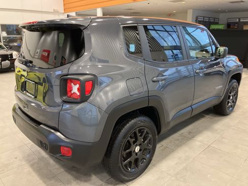 Used 2023 Jeep Renegade Latitude image 5