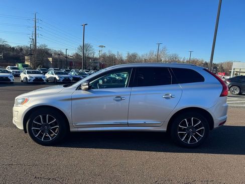 Used 2017 Volvo XC60 T6 Dynamic w/ Preferred Option Package image 2