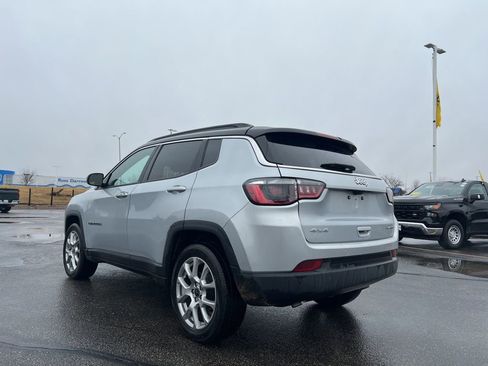 Used 2025 Jeep Compass Limited image 6