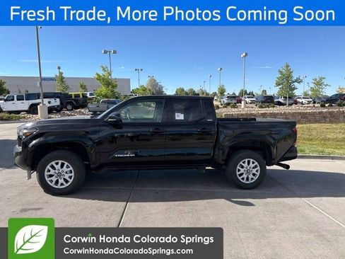Used 2025 Toyota Tacoma SR5 AWD/4WD image 4