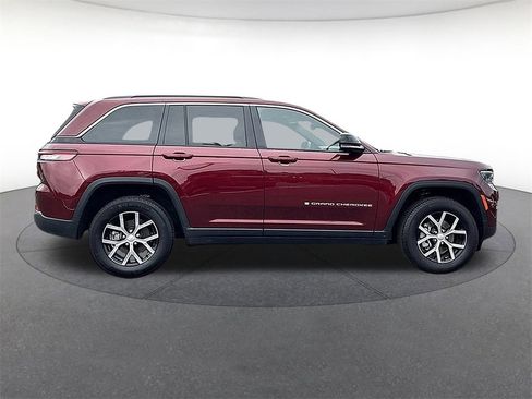 Certified 2024 Jeep Grand Cherokee Limited image 28