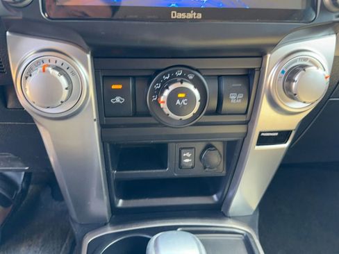 Used 2015 Toyota 4Runner SR5 image 23