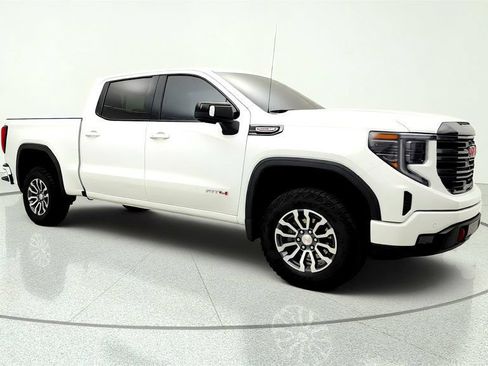 Used 2023 GMC Sierra 1500 AT4 w/ Technology Package AWD/4WD image 3