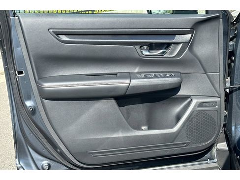 Used 2025 Honda CR-V Sport image 11
