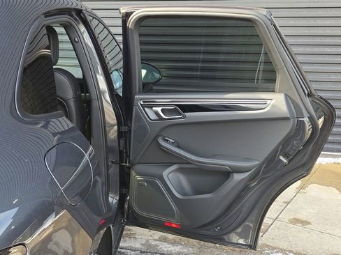 Certified 2026 Porsche Macan image 22