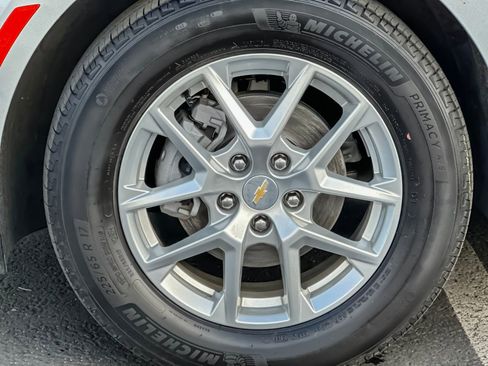 Used 2022 Chevrolet Equinox LT FWD image 25