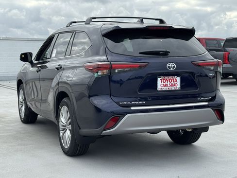 New 2026 Toyota Highlander Platinum AWD/4WD image 13