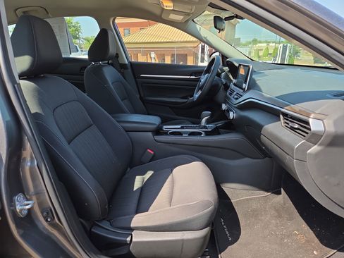 Used 2023 Nissan Altima 2.5 SV FWD image 15