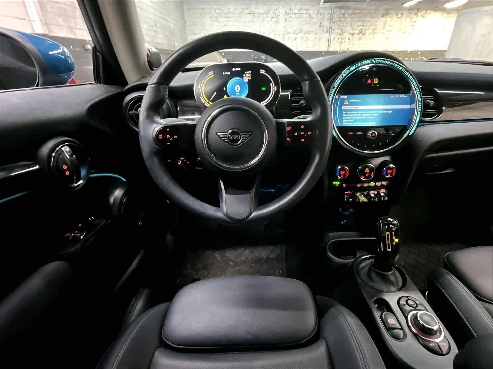 Used 2024 MINI Cooper SE FWD image 9