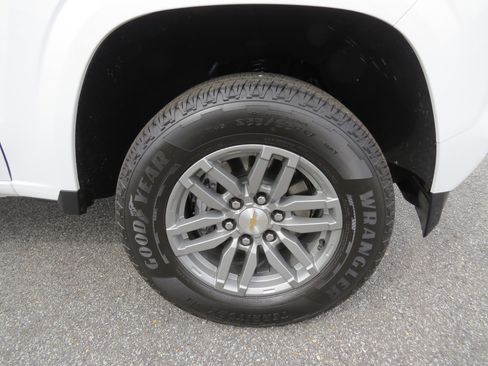 Used 2024 Chevrolet Colorado LT w/ LT Convenience Package II image 11