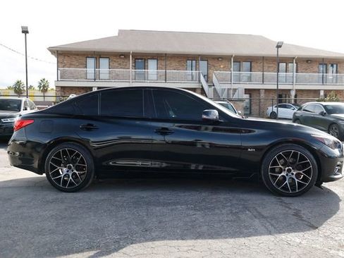 Used 2017 INFINITI Q50 Signature Edition w/ All Weather Package (L93) image 18