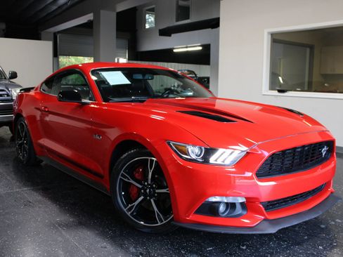 Used 2016 Ford Mustang GT Premium w/ Equipment Group 401A RWD image 29