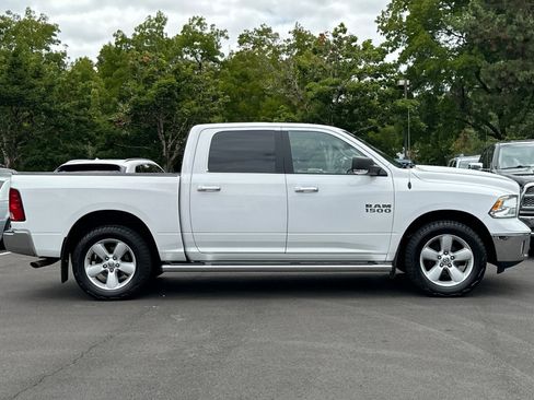 Used 2018 RAM 1500 Classic SLT w/ Luxury Group AWD/4WD image 3