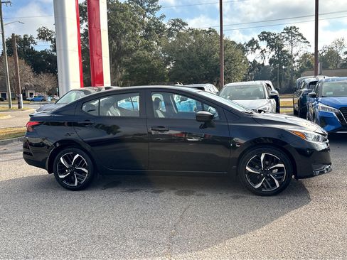 Used 2025 Nissan Versa SR w/ Trunk Package image 27