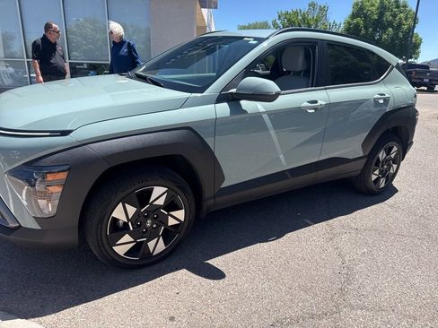 Used 2024 Hyundai Kona SEL AWD/4WD image 2