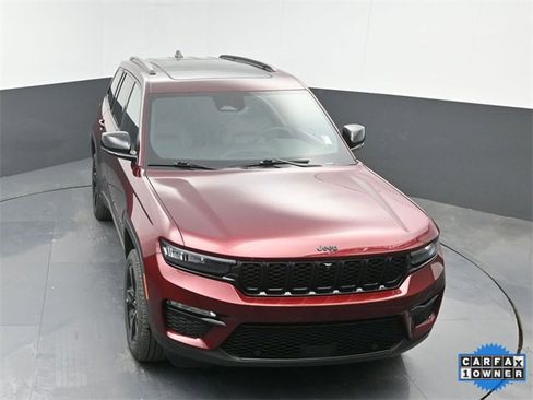 Used 2025 Jeep Grand Cherokee Limited w/ Luxury Tech Group II image 36