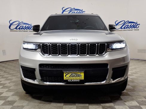 Used 2025 Jeep Grand Cherokee L Laredo RWD image 3