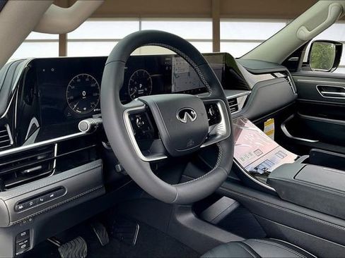 New 2026 INFINITI QX80 Luxe image 14