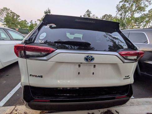 Used 2019 Toyota RAV4 XSE image 6