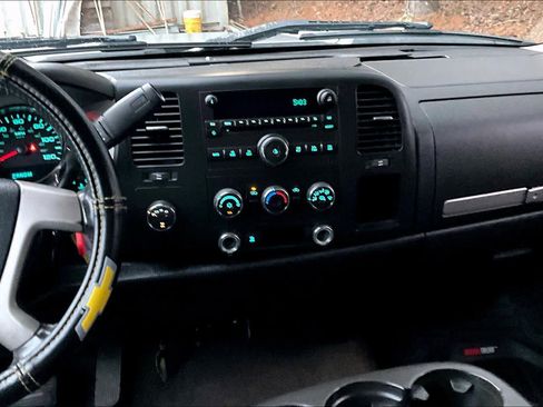 Used 2010 Chevrolet Silverado 1500 LT w/ Power Pack Plus image 6