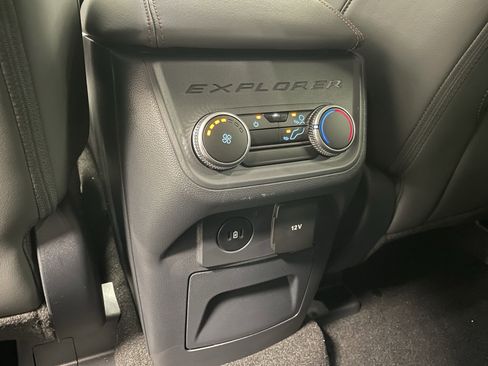Used 2025 Ford Explorer Active w/ Active Comfort Package image 24