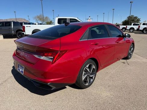 Used 2021 Hyundai Elantra SEL w/ Convenience + Premium Package FWD image 5