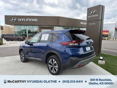 Used 2021 Nissan Rogue SV FWD image 3