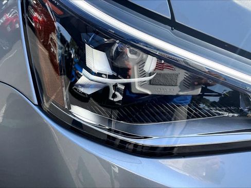 New 2026 Volkswagen Taos SE FWD image 13