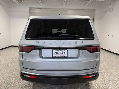 Used 2024 Jeep Wagoneer L Series II w/ Flexible Seating Group image 5