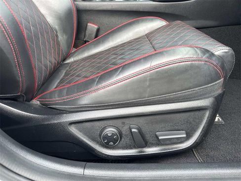 Used 2019 Genesis G70 2.0T Advanced w/ Sport Package image 19